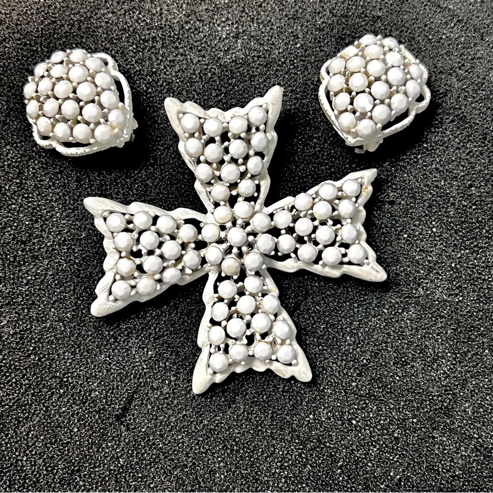 Rare 1960s Weiss Milk Glass Maltese Cross White Enamel Brooch & Clip On Earring